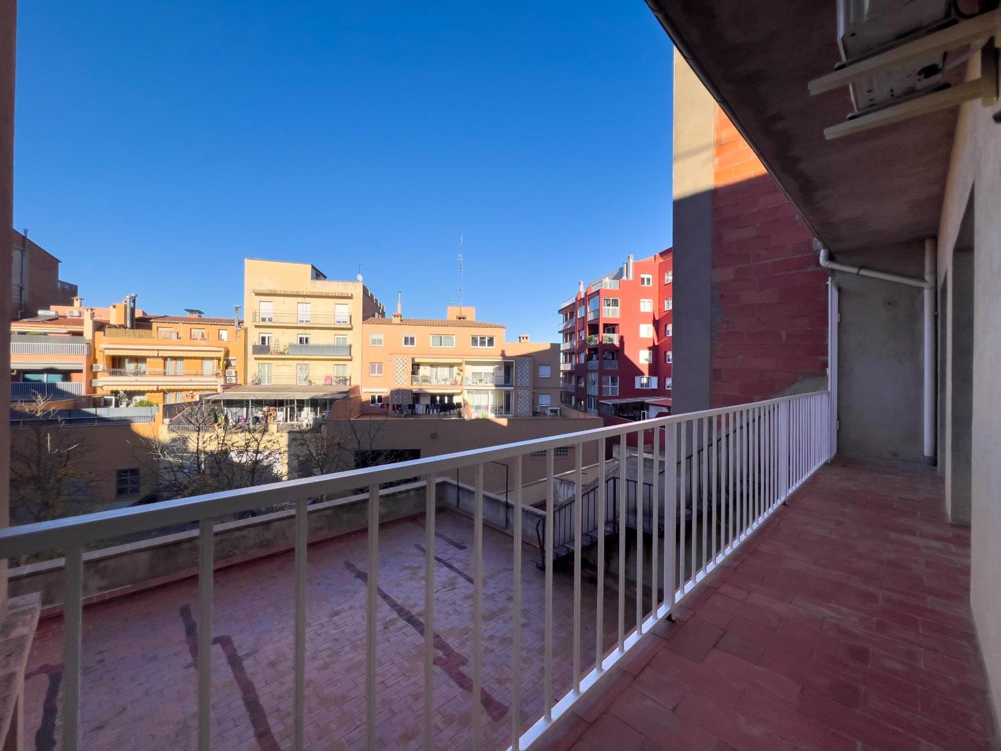Caserna 13 - Luminoso Piso En Figueres Exterior foto